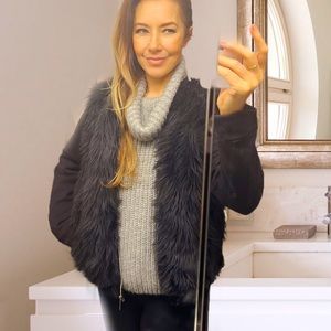 Pool vintage looking faux fur bomber jacket